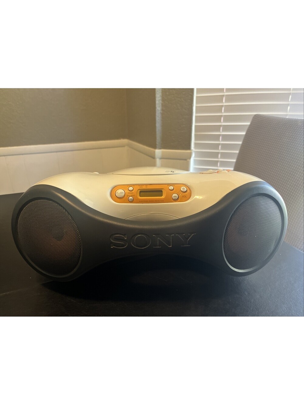 Sony ZS-X1 Boombox CD Player AM/FM Stereo White Tested - Great Condition